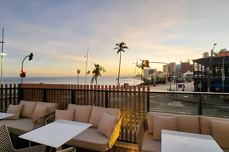 Studio com varanda na melhor vista da Barra-SB503
