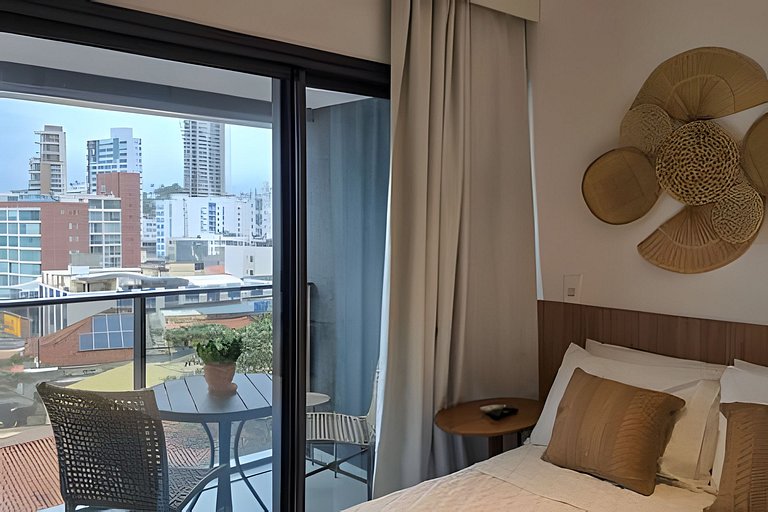 Studio com varanda na melhor vista da Barra-SB503