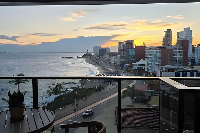 Studio com varanda na melhor vista da Barra-SB504