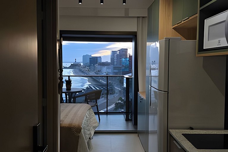 Studio com varanda na melhor vista da Barra-SB504