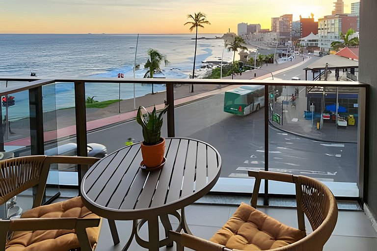 Studio com varanda na melhor vista da Barra-SB202