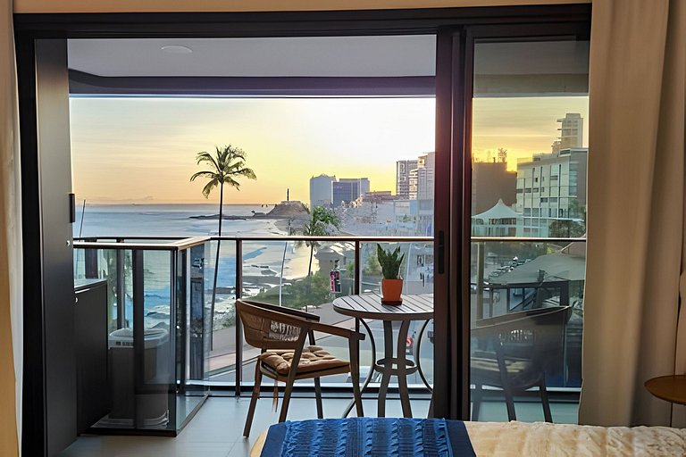 Studio com varanda na melhor vista da Barra-SB202