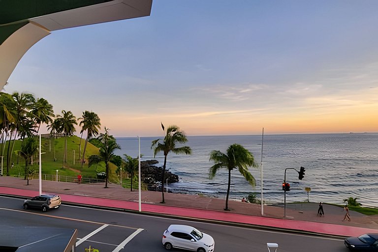 Studio com varanda na melhor vista da Barra-SB202