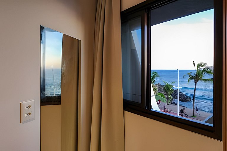 Studio com varanda na melhor vista da Barra-SB202