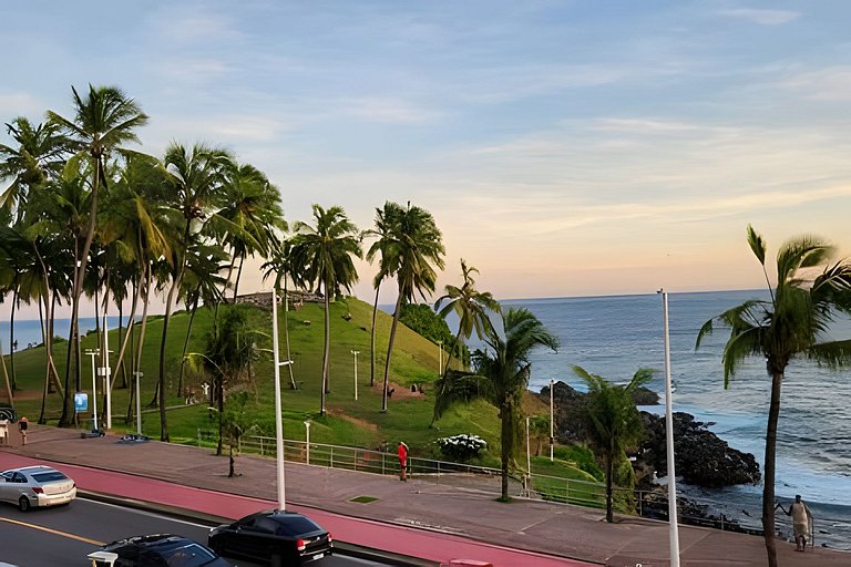 Studio com varanda na melhor vista da Barra-SB202