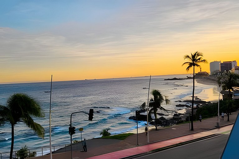Studio com varanda na melhor vista da Barra-SB202