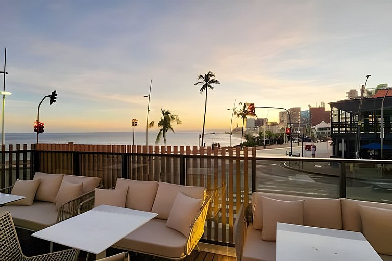 Studio com varanda na melhor vista da Barra-SB502