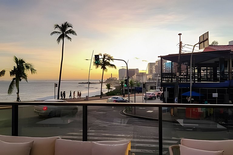 Studio com varanda na melhor vista da Barra-SB502