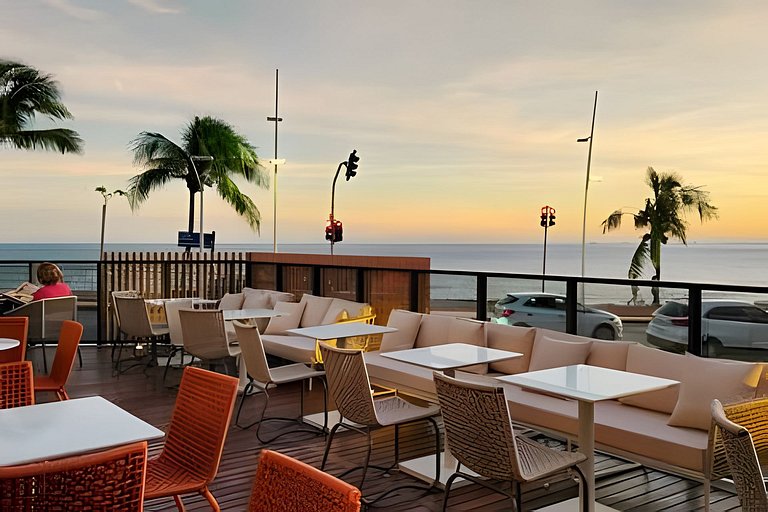 Studio com varanda na melhor vista da Barra-SB502