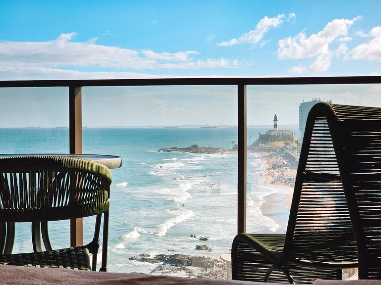 Studio com varanda na melhor vista da Barra-SB605