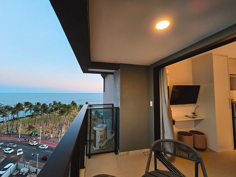 Studio com varanda e vista mar - Spot Barra 906
